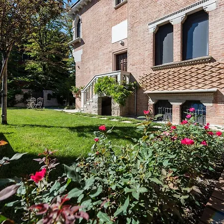 Gallo 1915, Luxurious With Garden And Villa Venedigs Lido
