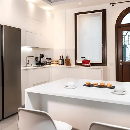 Villa Gallo 1915, Luxurious With Garden And Lido di Venezia