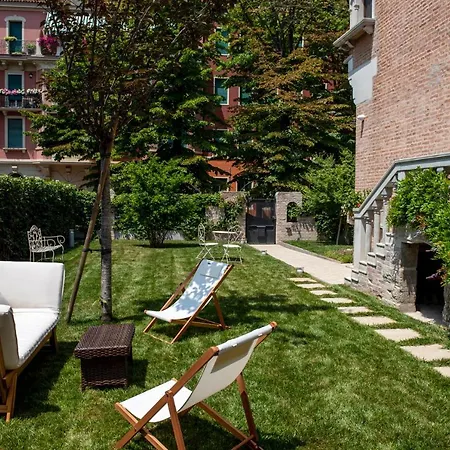 Gallo 1915, Luxurious With Garden And Villa *