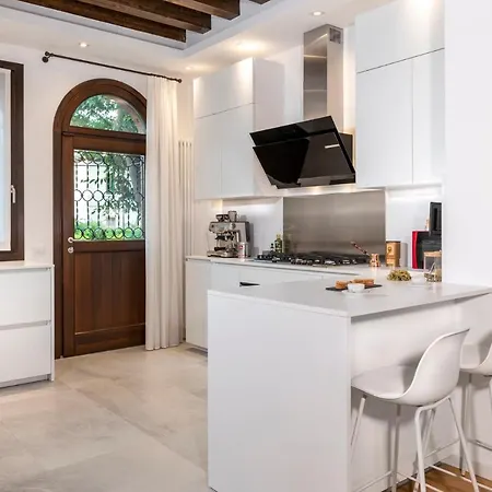 Gallo 1915, Luxurious With Garden And * Lido di Venezia