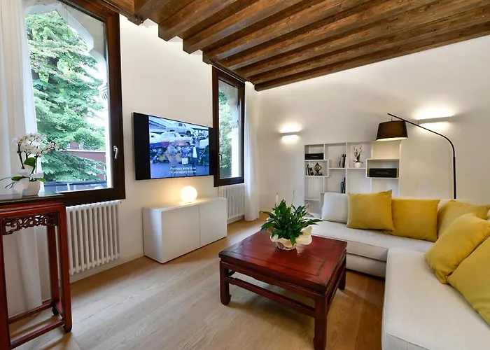 Gallo 1915, Luxurious With Garden And Вилла *