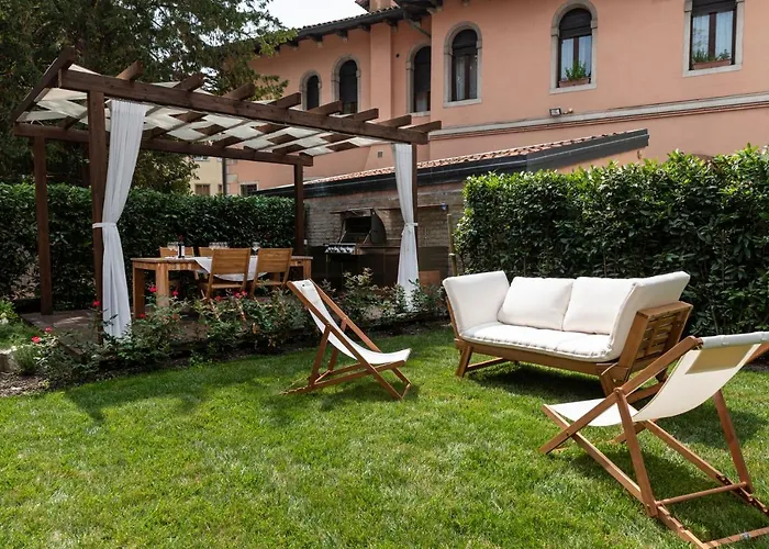 Gallo 1915, Luxurious With Garden And Villa Lido di Venezia