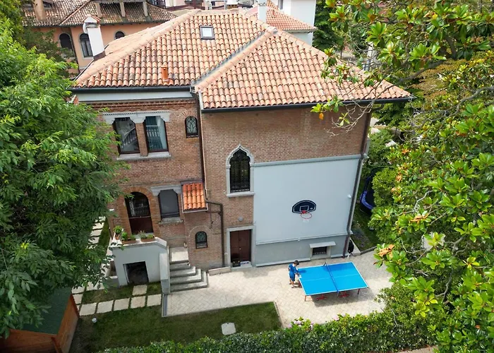 Вилла Gallo 1915, Luxurious With Garden And