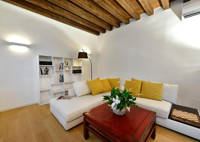 Gallo 1915, Luxurious With Garden And Вилла *