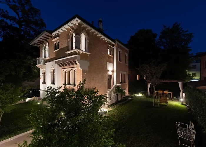 Gallo 1915, Luxurious With Garden And Вилла Венеция-Лидо
