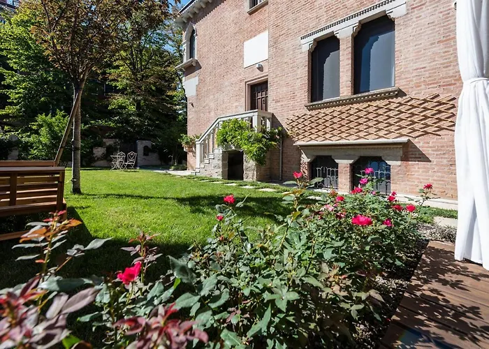 Gallo 1915, Luxurious With Garden And Вилла Венеция-Лидо